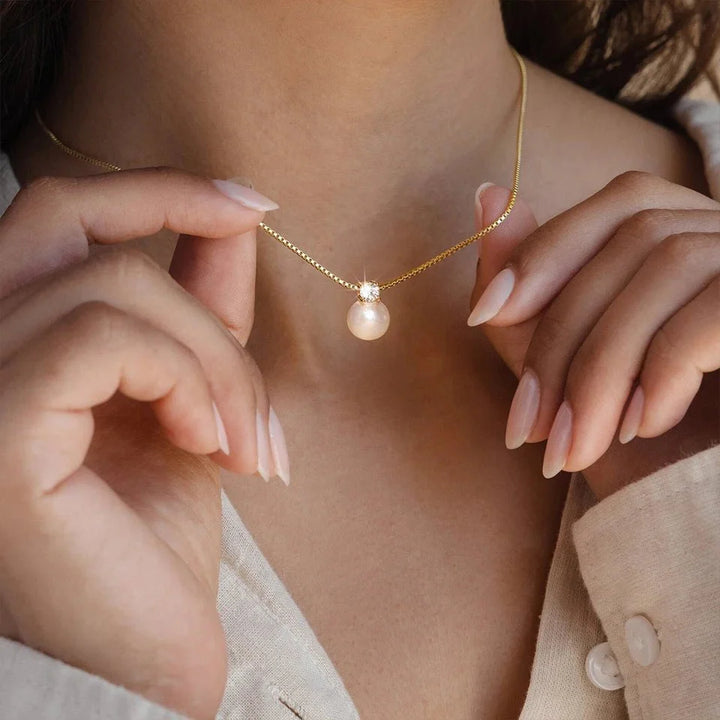 BowLift | Dainty Diamond Pearl Necklace