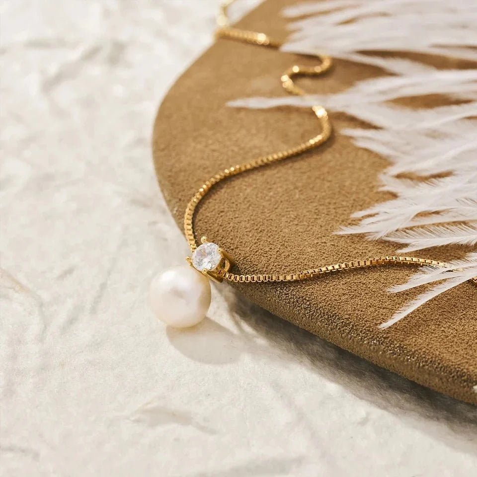 BowLift | Dainty Diamond Pearl Necklace