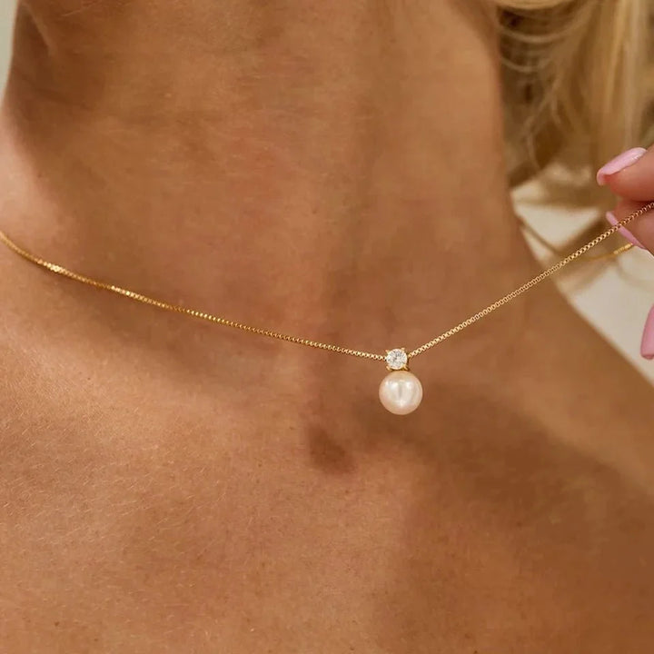 BowLift | Dainty Diamond Pearl Necklace