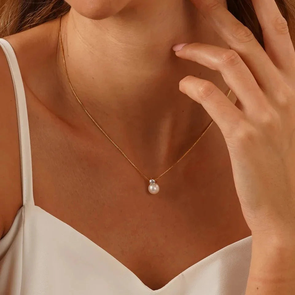 BowLift | Dainty Diamond Pearl Necklace