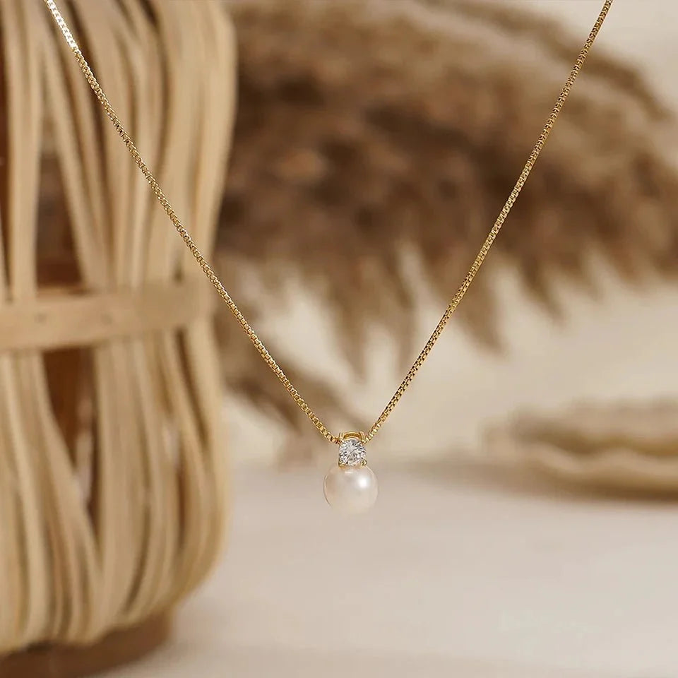BowLift | Dainty Diamond Pearl Necklace