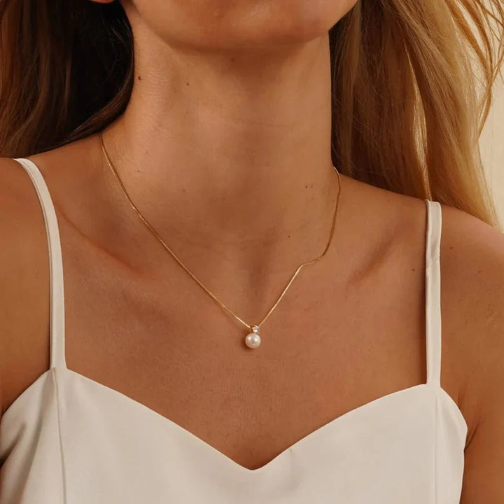 BowLift | Dainty Diamond Pearl Necklace