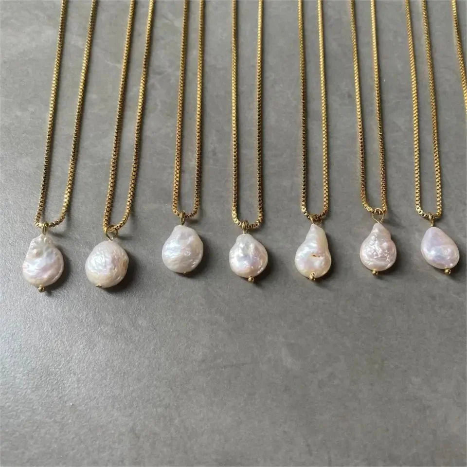 BowLift | Dainty Flat Pearl Necklace