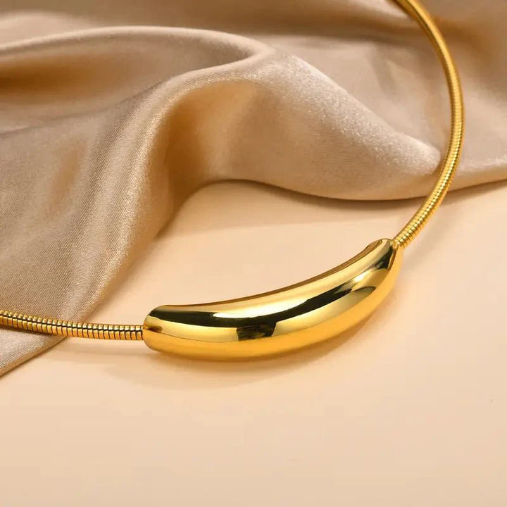 BowLift | Dainty Modern Curve Choker Necklace
