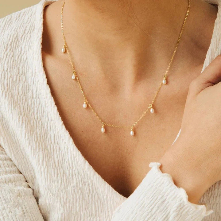 BowLift | Dainty Pearl Droplets Necklace
