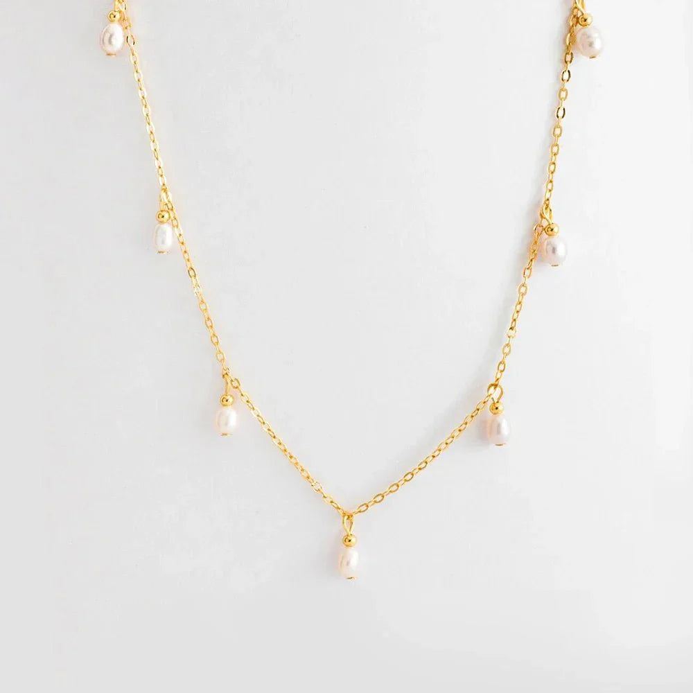 BowLift | Dainty Pearl Droplets Necklace