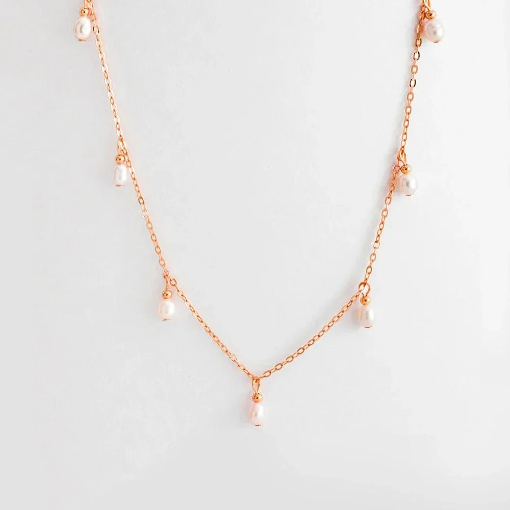 BowLift | Dainty Pearl Droplets Necklace