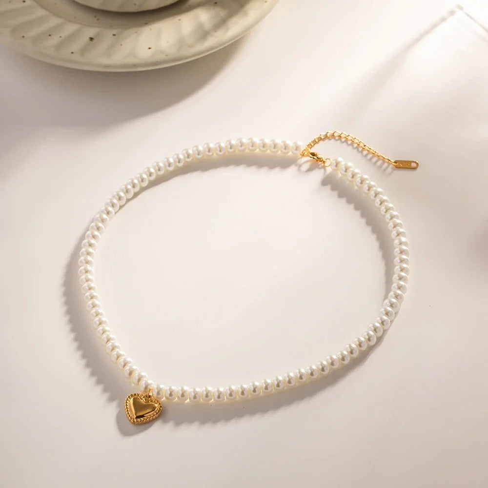 BowLift | Dainty Pearl Golden Heart Necklace