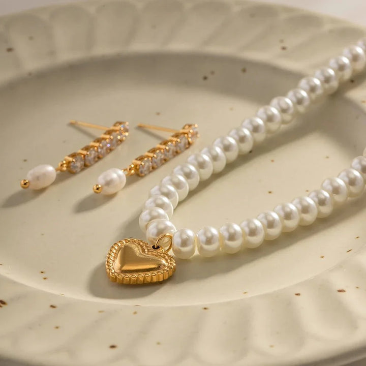 BowLift | Dainty Pearl Golden Heart Necklace