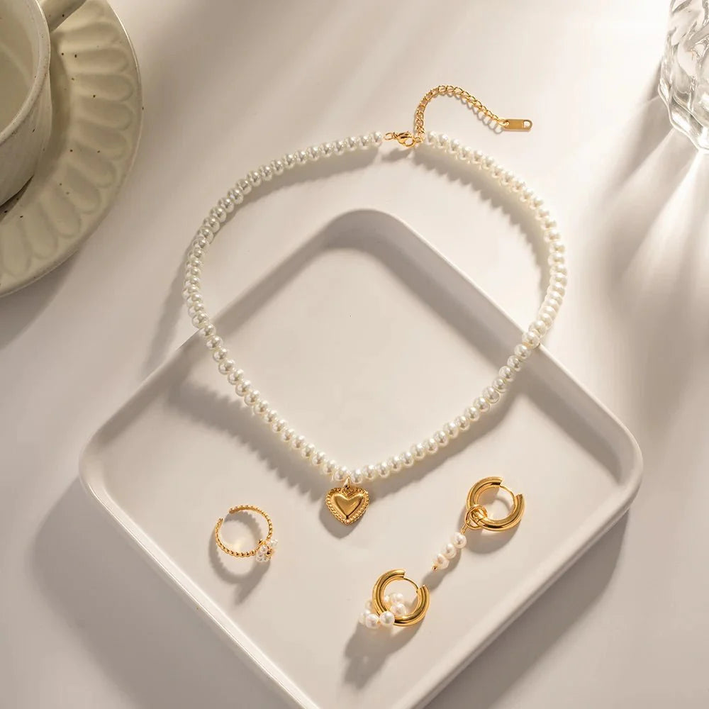 BowLift | Dainty Pearl Golden Heart Necklace