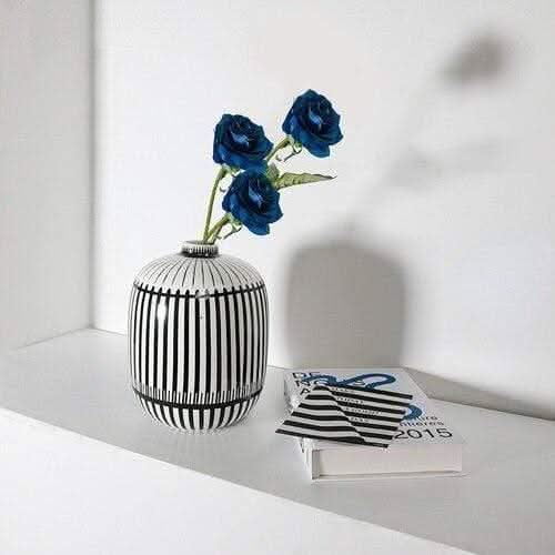 BowLift | HANAMI – Elegant ceramic vase for stylish spaces