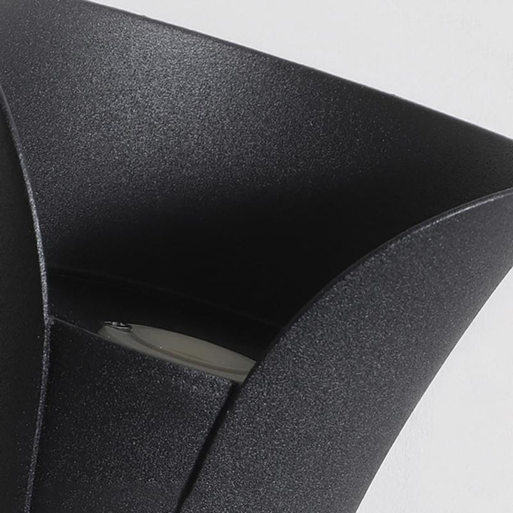 BowLift | Elegant Waterproof LED Lamps with Curved Shape for the Garden