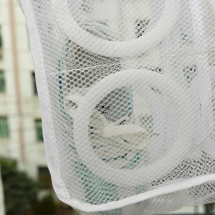 BowLift | SneakClean - Protect your shoes - Safe washing - Impeccable results