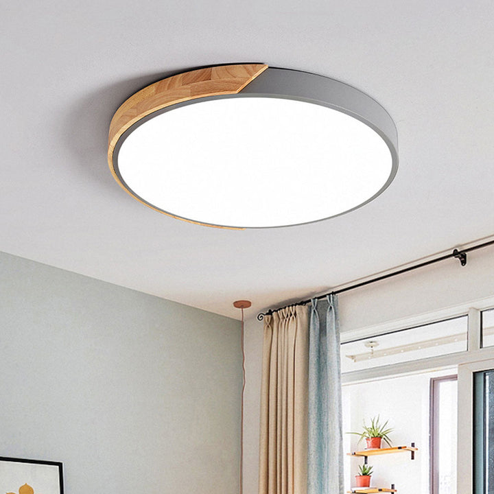 Minimalistic Round LED Ceiling Light with Wood Décor – Modern Design, Dimmable | Bowlift