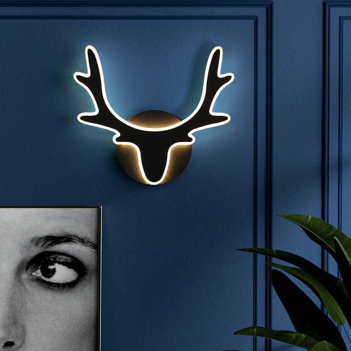 Wall lamp in Scandinavian style with deer antler decoration, modern LED lighting | Bowlift