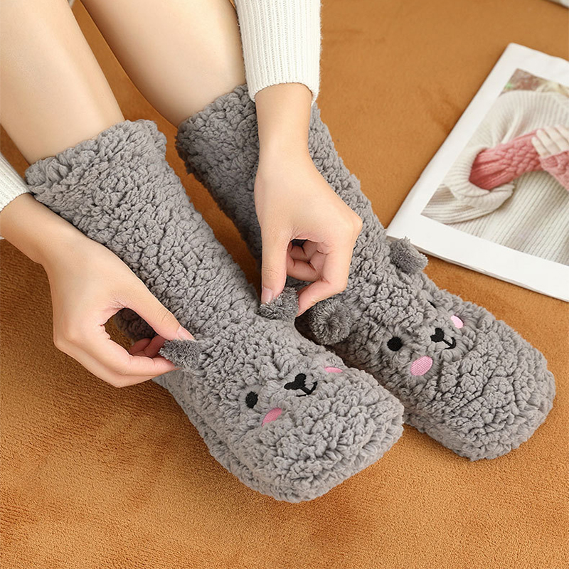 Warm, fluffy bear socks | Bowlift