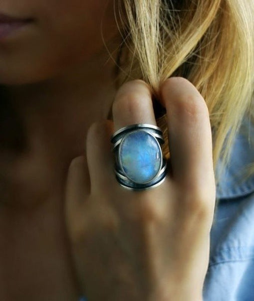 Ring with moonstone decoration