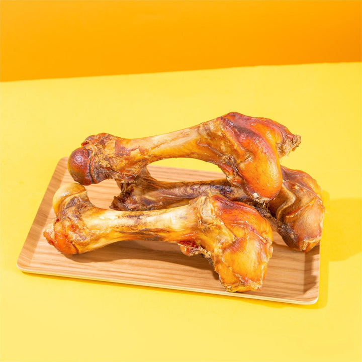 Kaustab with meat and beef bones for dogs
