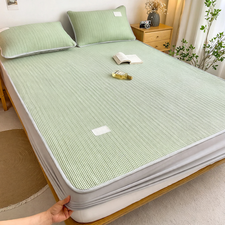 Cooling mat made of ice silk fabric, machine washable