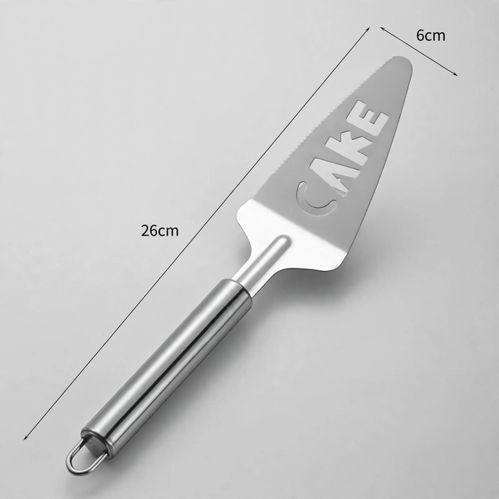 Pizza cutter and cake tool set