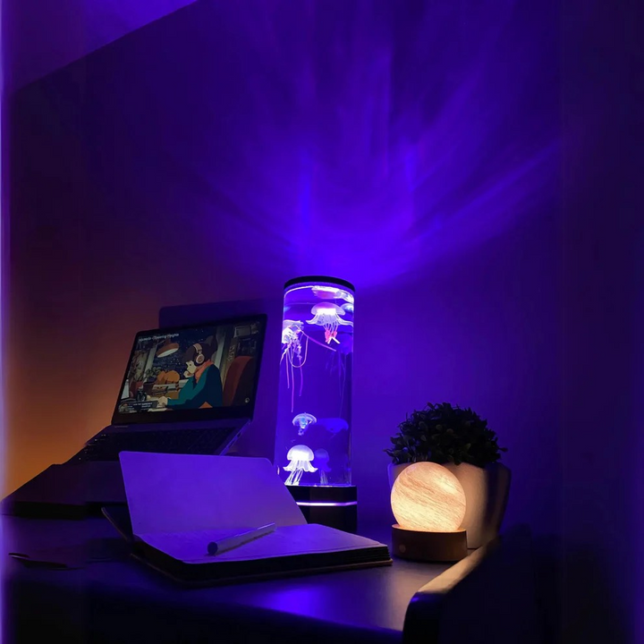 Jellyfish Aquarium Table Lamp | Bowlift