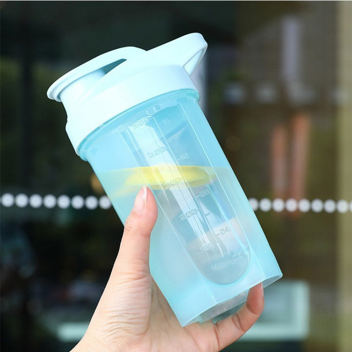 Plastic protein shaker, 500 ml, portable