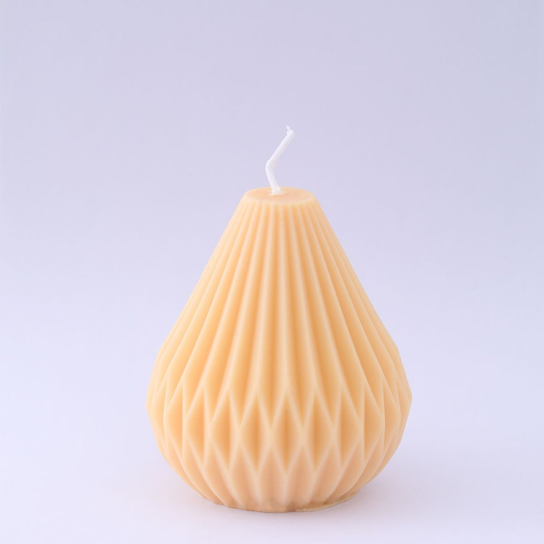 Handmade scented candle made of soy wax, round