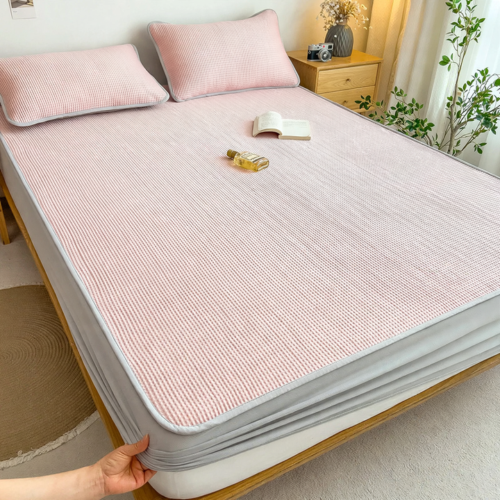 Cooling mat made of ice silk fabric, machine washable