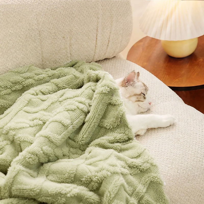Fleece heating mat for pets