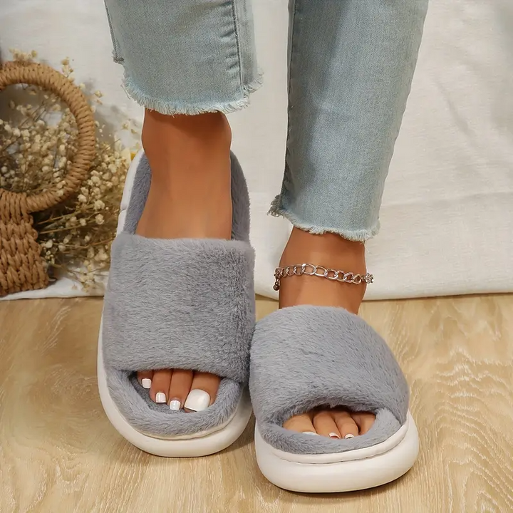 Cozy fur slides | Bowlift