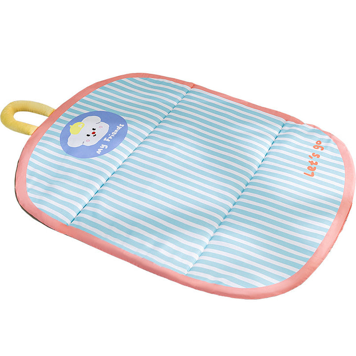 Triangular cooling bed for dogs and cats