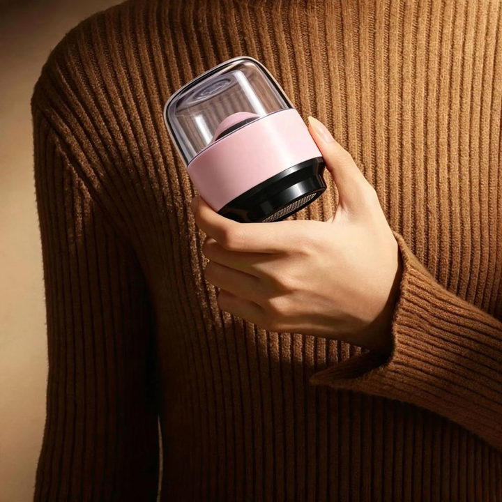 Mini fluff trimmer with suction function
