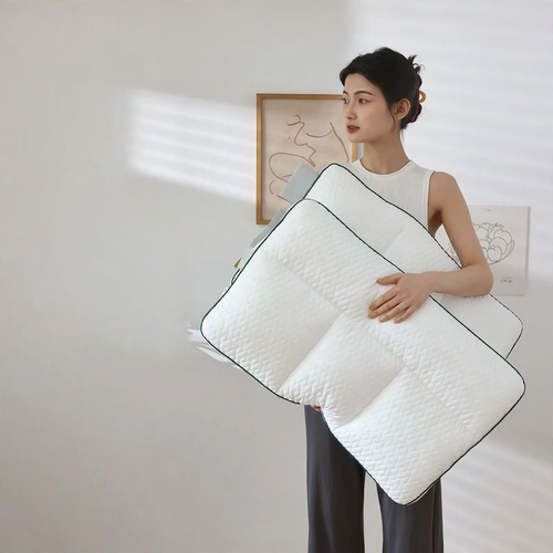 Side sleeper pillow with three zones, 48 x 74 cm