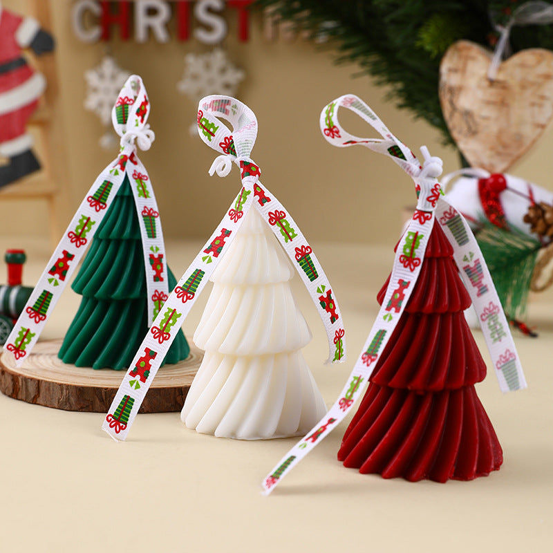 Christmas tree scented candle made of soy wax