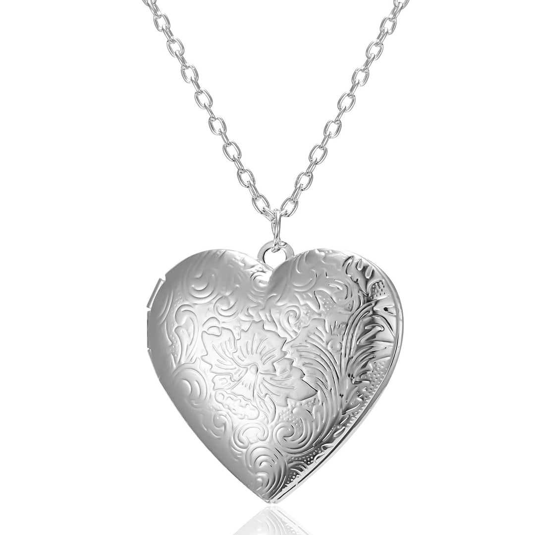 Heart necklace with opening function