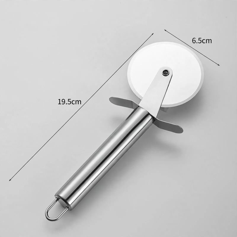Pizza cutter and cake tool set