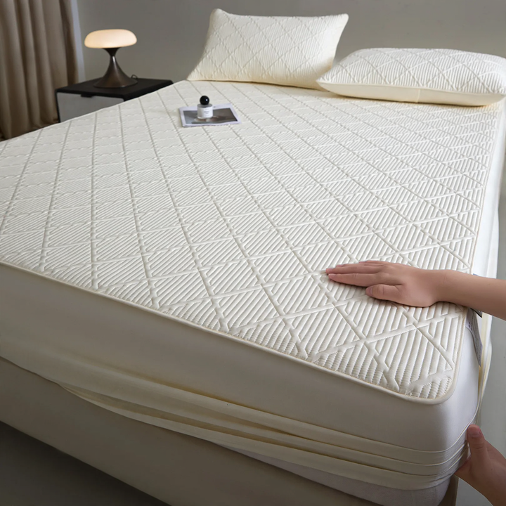 Mattress cover made of long-staple cotton, padded