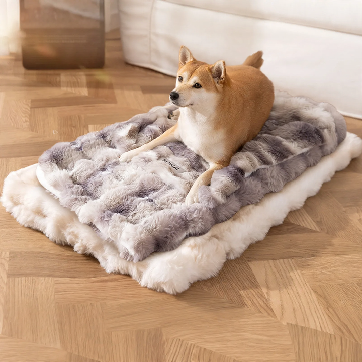 Fluffy heating mat for pets, plush