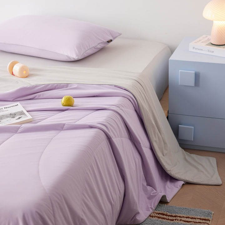 Light summer blanket with cooling effect, washable