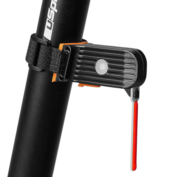 Bicycle rear light with flowing light effect, USB-C