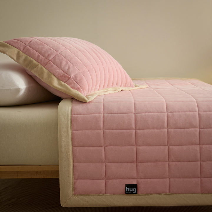 Warming duvet made of milk fiber with stitching