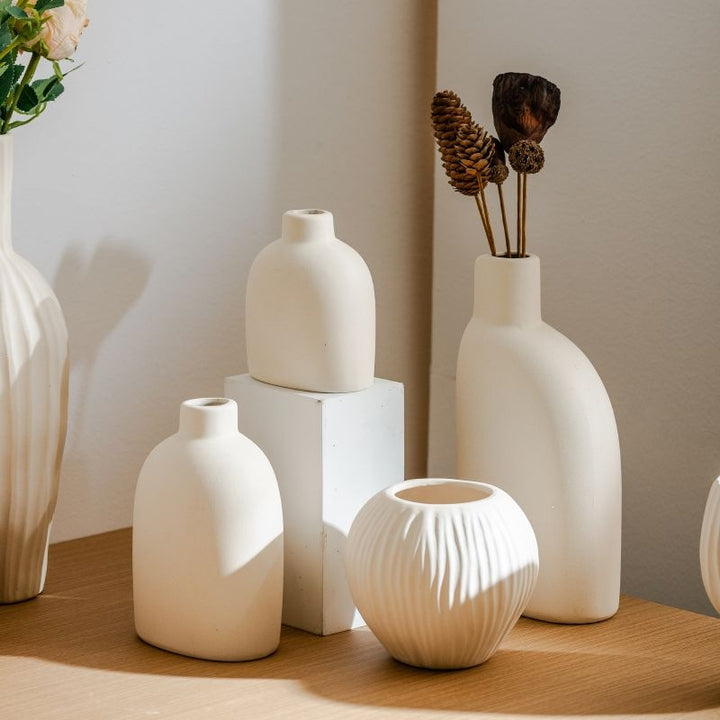 Ceramic flower vase, country house style, woven texture
