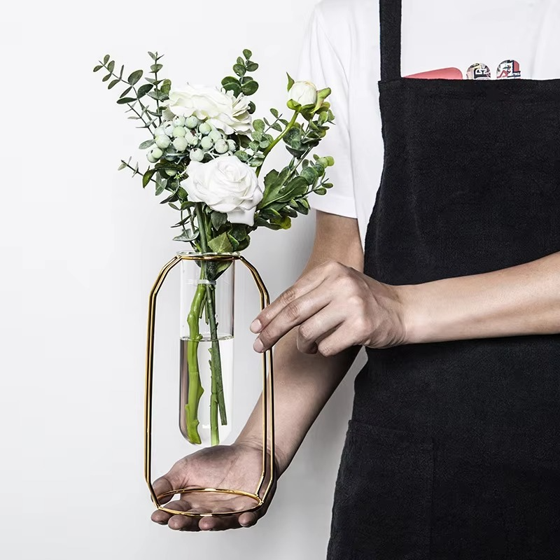 Elegant Base for Stylish Flower Arrangements Bowlift