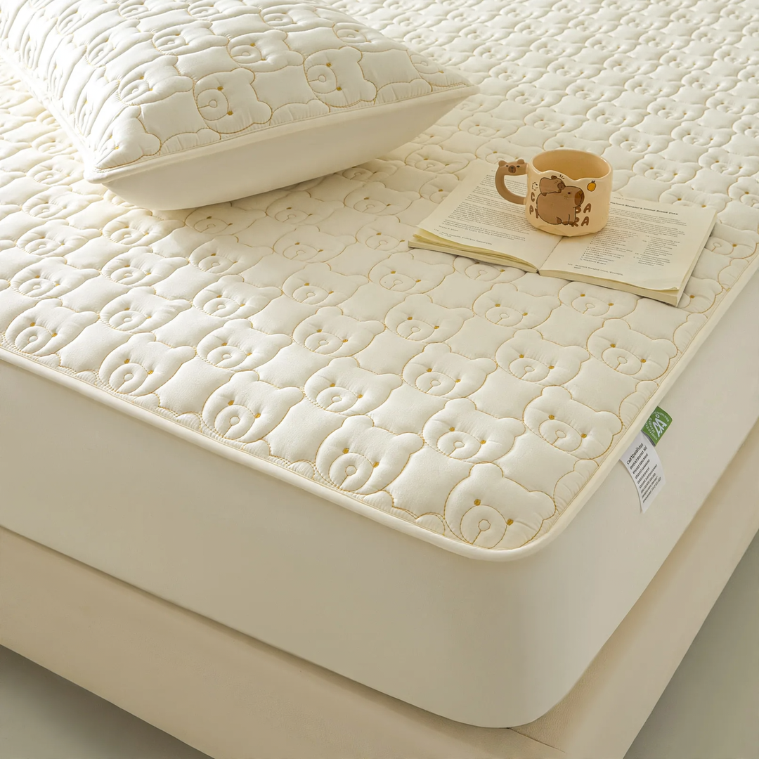 Waterproof mattress pad with bear pattern