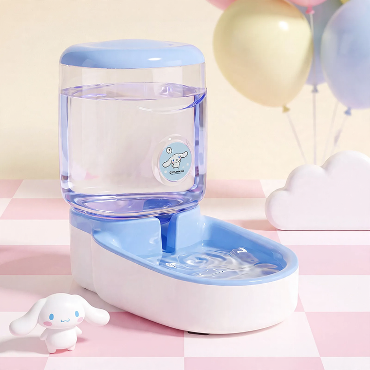 Automatic water and food bowl for cats and dogs