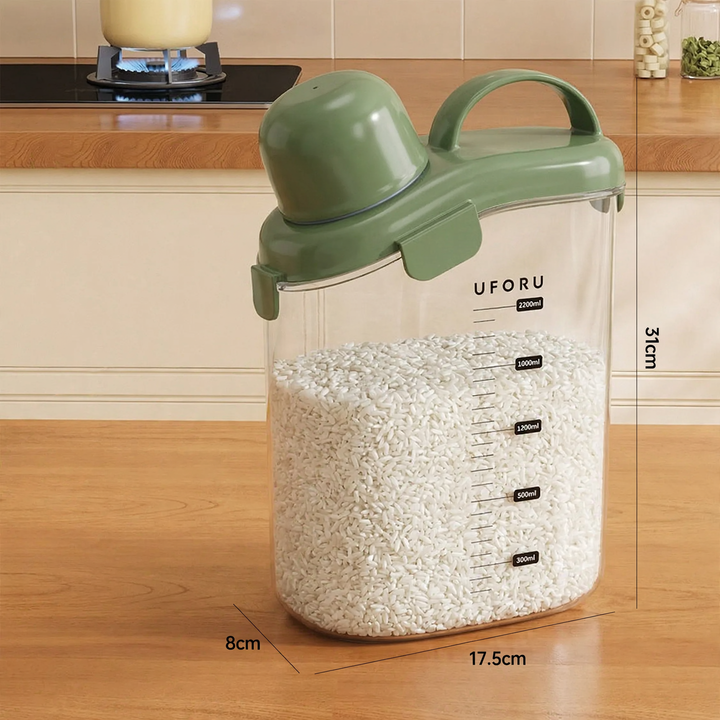Portable storage container with lid, 2–3 liters, plastic