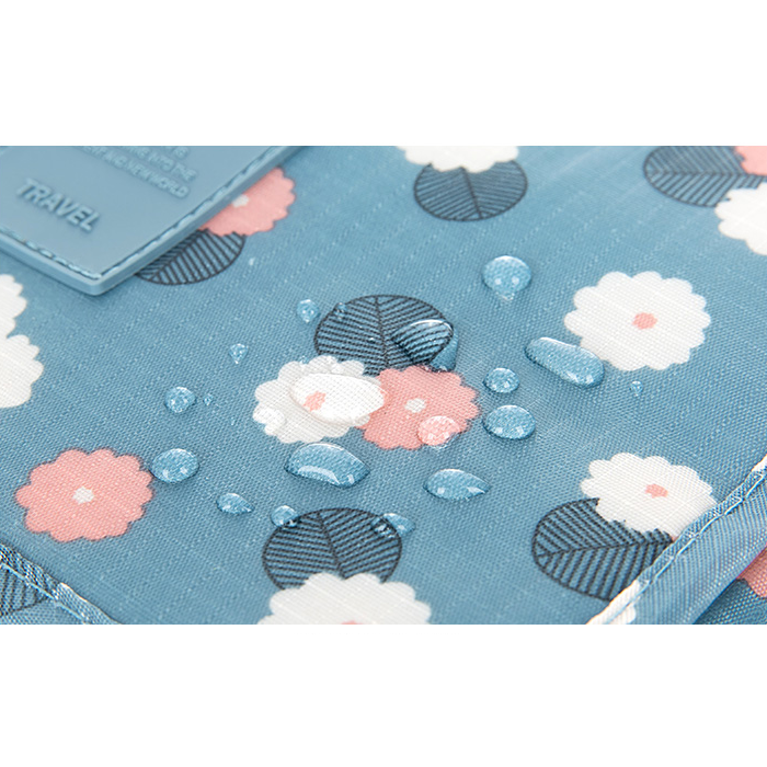 BowLift | Travique Travel Cosmetic Bag | Water Repellent & with Hook | Foldable & Padded | For Women & Men