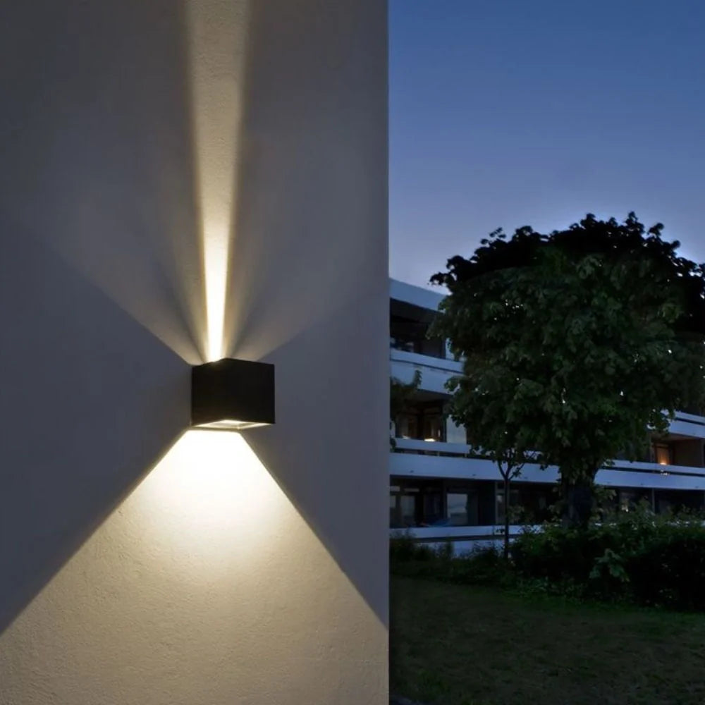 BowLift | Adjustable Wall Light