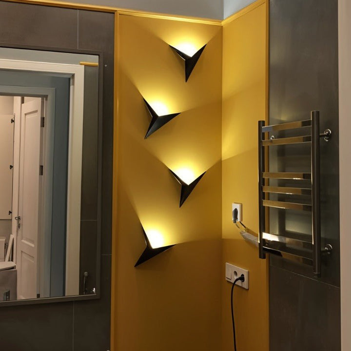 Elegant wall lamp - Modern LED wall light for stylish interiors | Bowlift