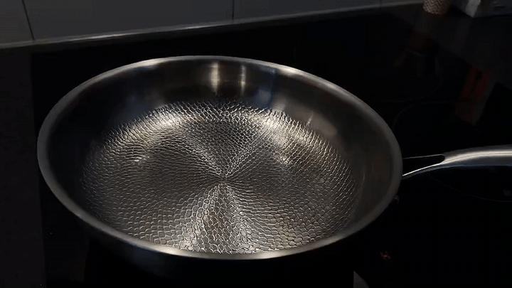 BowLift | PREMIUM PAN - High-quality titanium pan without coating for all hob types